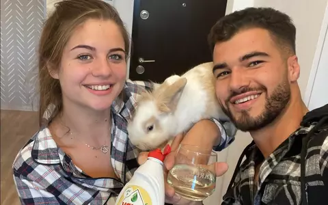 Iancu Sterp și iubita lui, Denisa, s-au mutat împreună la Timișoara. Cum arată apartamentul în care locuiesc: "Mama Geta, nu mai vin acasă"
