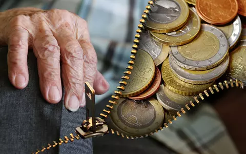 La ce vârstă vor ieși femeile la pensie din 2023