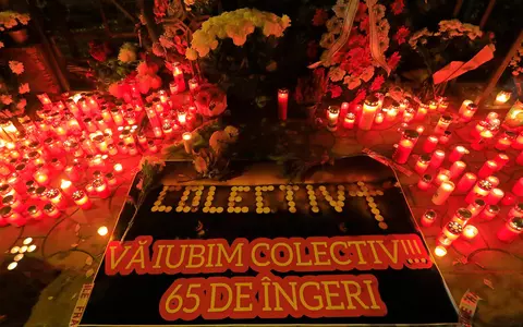 Slujbă de pomenire pentru victimele Colectiv, la 7 ani de la tragedie. Sobor de 10 preoți în fața clubului