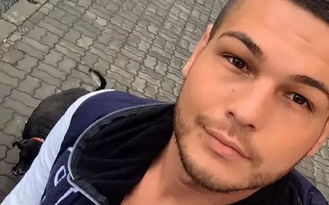 Răzvan Botezatu a avut o copilărie marcată de traume și un tată alcoolic: „Uși sparte, țipete, bătăi. Mi-a rupt mâna”