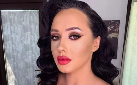 Ce mesaj a postat Ella Tina după moartea mamei sale: ”Vă rog să vă rugați pentru noi”