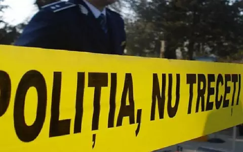 Un bebeluș de două luni a fost găsit mort în casă, la Ploiești. Mama are 15 ani, iar tatăl s-a ales cu dosar penal