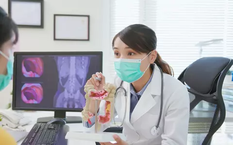 Sfaturi de care să ții cont pentru a preveni cancerul de colon