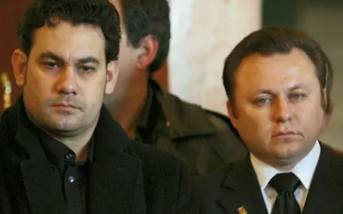 Ionuț și Dragoș Dolănescu, un nou scandal, după ce artistul și-a renegat fratele în versuri: "Nu te vreau nici la mormânt"/ "Mă atacă, are nevoie de publicitate"