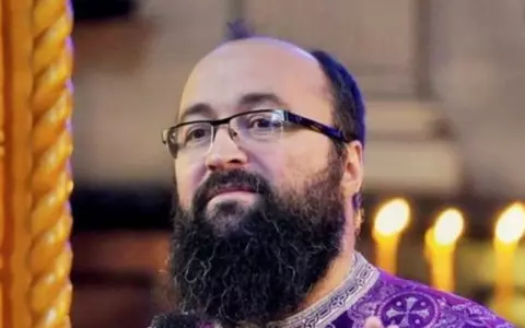 Ce se întâmplă cu dosarul lui Visarion Alexa, acum. Avocatul preotului: "Nu ne-a înștiințat nimeni"