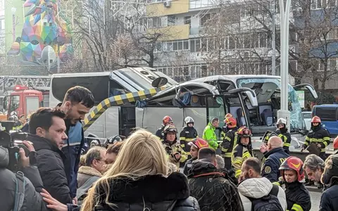 Accident grav în Pasajul Unirii din București. Raed Arafat: "Un om a murit și 22 sunt răniți". Primele imagini
