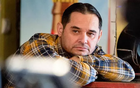 Cum este Mihai Rait, Dorel din Las Fierbinți, ca tată. Are un fiu de 4 ani: „Încerc să fiu cât pot de amuzant și câteodată mă surprind ca fiind și autoritar” / EXCLUSIV