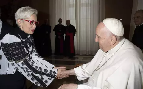 Monica Anghel a dat mâna cu Papa Francisc, la Vatican: "Momente unice. Mă înclin cu respect"