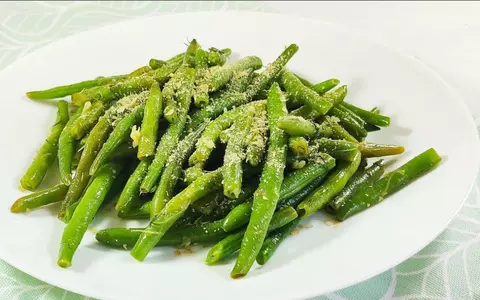 Rețetă de fasole verde la tigaie. Un preparat delicios de sezon