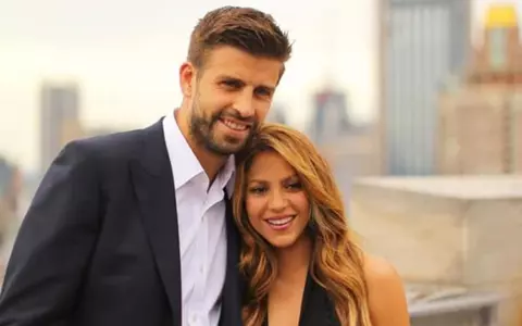 Pique, filmat alături de noua iubită, înainte să se despartă oficial de Shakira. Imaginile care l-au dat de gol
