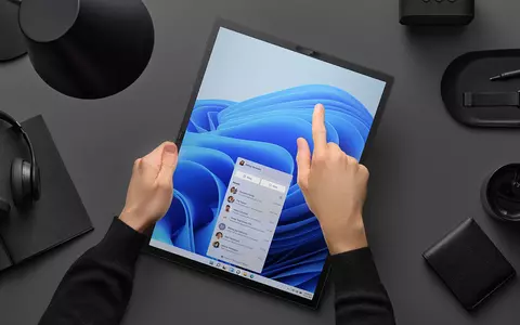 Zenbook 17 Fold OLED (UX9702): un ecran care deschide noi posibilități