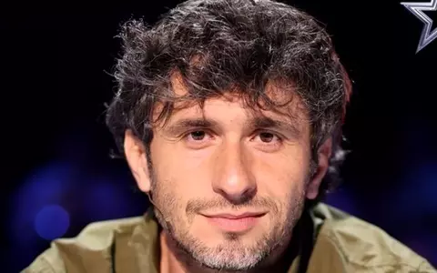 Dragoș Bucur, transformare totală în noul sezon Românii au Talent. Cum arată acum cu părul lung și barbă