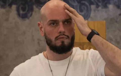 Matei Dima, alias BRomania, a semnat acord de recunoaștere a vinovăției, după ce a condus sub influența alcoolului și a drogurilor, în 2021. Ce amendă uriașă are de plătit