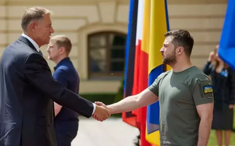 Klaus Iohannis a vorbit cu Zelenski despre legea minorităților române din Ucraina. Ce promisiune a făcut liderul ucrainean