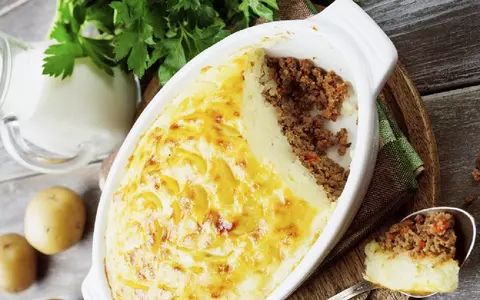 Musaca cu piure de cartofi. Un preparat culinar delicios și ușor de gătit