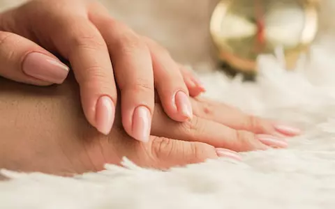 Află care sunt cele mai populare modele de manichiură și pedichiură în acest sezon