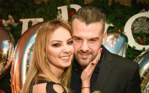 „A durat lupta ei în a-mi intra în grații undeva la un an, doi”. Cum a început relația dintre Roxana Ionescu și Tinu Vidaicu