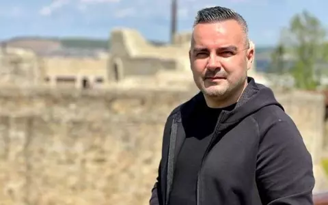 Jurnalistul Marius Buga a fost arestat preventiv pentru 30 de zile. Reporterul este acuzat de act sexual cu un minor, iar Pro TV a încetat colaborarea cu el: ”Condamnă ferm comportamentul imoral și ilegal”