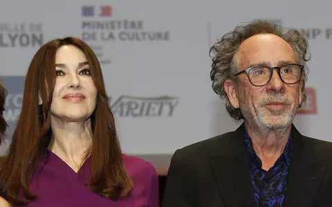 Monica Bellucci și Tim Burton formează un cuplu, în secret, de patru luni: "În întreaga mea viață, nu am simțit niciodată la fel de multă dragoste"