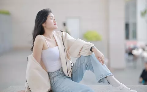 TOP 5 accesorii pe care trebuie să le ai în garderobă în acest sezon