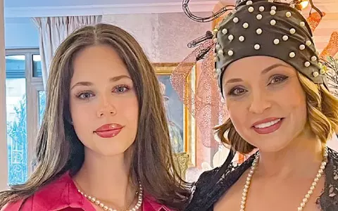 Andreea Marin, despre relația cu fiica ei adolescentă, Violeta: „Nu trebuie să existe tabuuri, sunt deschisă să vorbim despre...”. Cum a afectat-o pe vedetă moartea mamei / EXCLUSIV