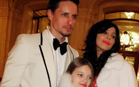 Cum arată și cu ce se ocupă Noelle, „cel mai frumos copil din România”. Fiica lui Ingrid Vlasov și a lui Marian Nedelcu are 18 ani și studiază la Londra