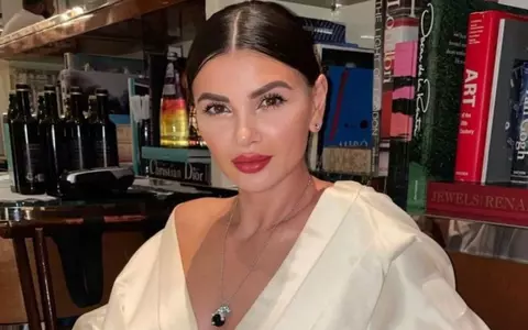 Cum arată Ramona Gabor în costum de baie. Sora Monicăi Gabor, apariție sexy din vacanța exotică