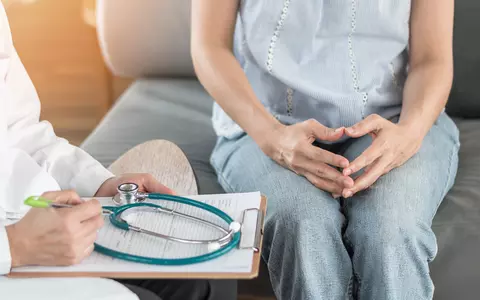 Primele simptome ale cancerului ovarian. Ce nu trebuie ignorat