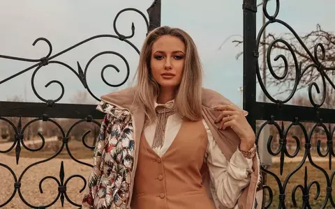 Iselin Dimitri, designerul din spatele ținutelor purtate de zeci de vedete, precum Lili Sandu, Jojo sau Gabriela Oțil