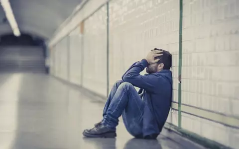 Vouchere de 3.000 de lei pentru românii care suferă de depresie. Ce criterii trebuie să îndeplinească