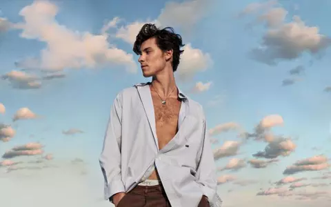 Tommy Hilfiger and Shawn Mendes colaborează pentru o colecție vizând un viitor mai bun cu Classics Reborn pentru primăvara 2023