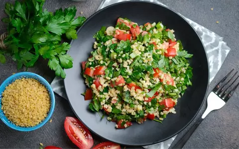 Ce este bulgurul și cum se prepară. Rețeta de salată Tabbouleh cu bulgur