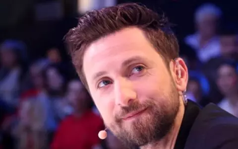 Dani Oțil a povestit cum a fost abordat de o vecină, după ce se întâlneau zi de zi în lift: ”Unii au fani, alții obsedați în bloc”