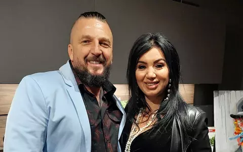 Adriana Bahmuțeanu, dezvăluiri din intimitate. Cum menține pasiunea în cuplu cu soțul ei, George Restivan: „Găsim modalități după ce adorm copiii, ne fofilăm să nu ne audă”