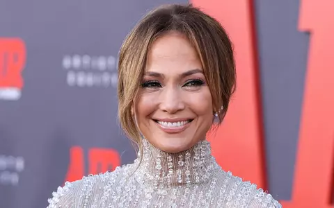 Jennifer Lopez a transmis un mesaj special pentru femeile din România: "Simţim că nu facem suficient sau că greşim..."