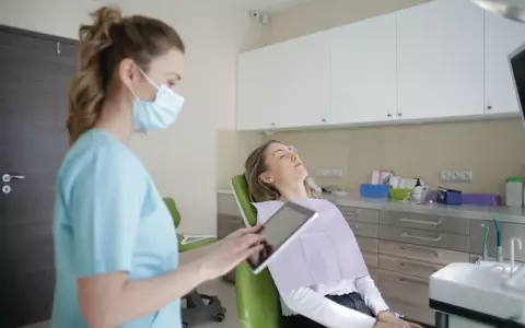 Trăiască implantul dentar! O inovație care a schimbat milioane de vieți în bine