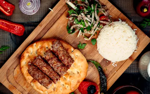 Rețetă de cevapcici sau mici sârbești de post