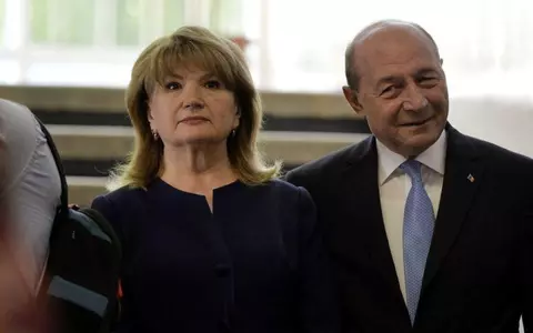 Maria Băsescu circulă cu o Dacie și face cumpărături de la mass market. Cum a fost surprinsă fosta Primă Doamnă a României