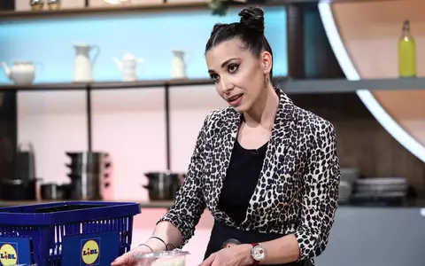 Cine e Monica Pușcoiu, semifinalistă Chefi la cuțite 2023. A fost stewardesă, iar acum are propriul laborator de cofetărie
