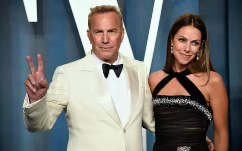 Kevin Costner divorțează după 18 ani de căsnicie. Soția sa îi dăduse un ultimatum, dar actorul l-a refuzat