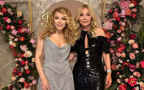 Elena Gheorghe a cântat la petrecerea Anastasiei Soare, organizată pe litoralul românesc: „M-am bucurat să aflu că ascultă muzica mea armănească”. Imagini fabuloase de la eveniment / EXCLUSIV