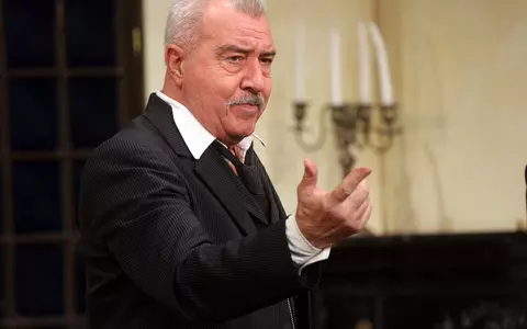 "Ultima reprezentație cu emoții și lacrimi șterse pe furiș..." La 80 de ani, actorul Costel Constantin s-a retras de pe scenă