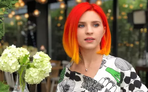 Cristina Ciobănașu are o poveste de viață impresionantă. Provine dintr-o familie modestă și fost înfiată de producătoarea Ruxandra Ion