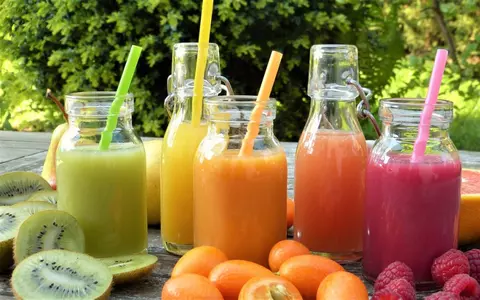 5 rețete de smoothie-uri, ideale pentru sezonul cald. Sunt delicioase și se prepară ușor