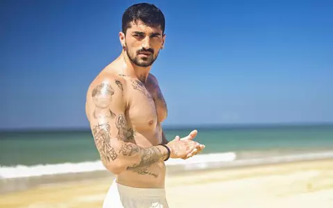 Cine este ispita Tudor Vicovan, de la "Insula iubirii". Stripperul scrie poezii