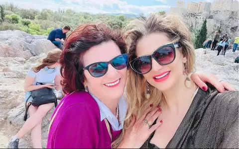 Julia Chelaru merge cu mama ei în vacanțe și la 46 de ani. Ce destinație specială a ales: ”Îi fac o surpriză” / EXCLUSIV