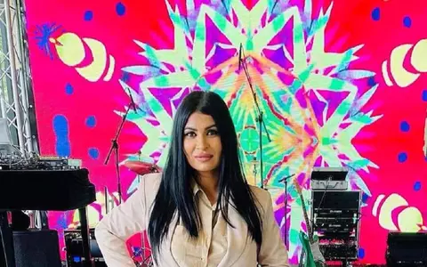 Ramona Manole, fiica nelegitimă a lui Ioniță de la Clejani, a fost bătută cu o bâtă la concert: ”Nici nu pot să stau pe picioare. Mi-e teamă pentru viața mea...”. De ce nu a sunat la Poliție