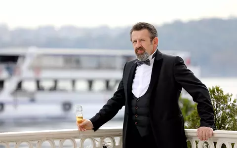 Ce a răspuns Adrian Titieni când a fost întrebat ”Unde și când moare iubirea?”: ”Totul e o minune, de la omul care te atacă și până la soția care te trădează...”