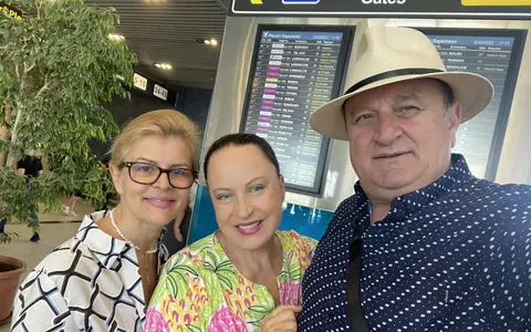 Maria Dragomiroiu și Sanda Ladoși, umilite pe un aeroport din Germania: "Ne plimbă ca pe oi". Ce au pățit artistele după ce s-a anulat un zbor Wizzair