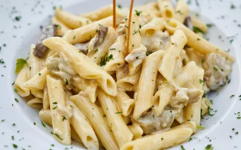 Rețetă de Fettuccine Alfredo, paste cu unt și parmezan